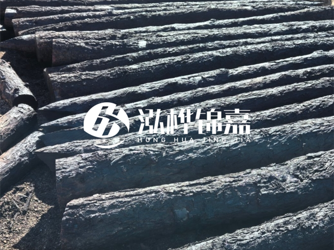 經(jīng)過(guò)防腐處理的松木樁價(jià)格貴多少？炭化處理的松木樁貴多少？